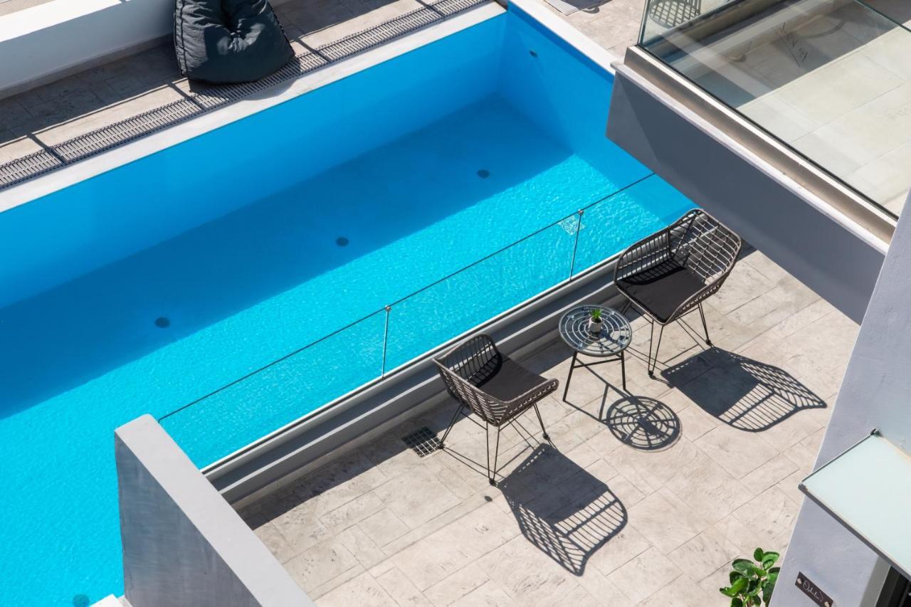 Clelia'S And Dione'S Design Studios Swimming Pool 니키아나 외부 사진