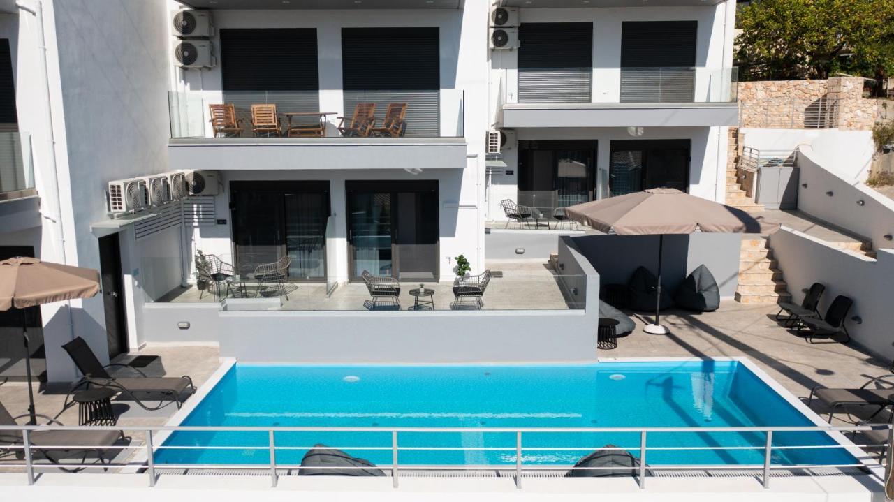 Clelia'S And Dione'S Design Studios Swimming Pool 니키아나 외부 사진